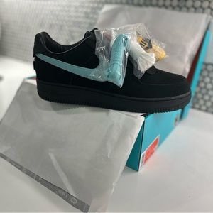TIFFANY & Co.
Tiffany & Co. × Nike Air Force 1- Sold Out!!!